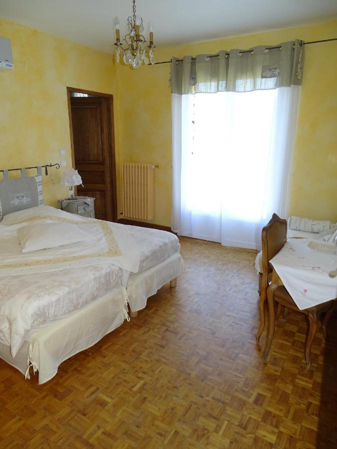 Aqui Sian Ben Hotel Castellane Exterior photo
